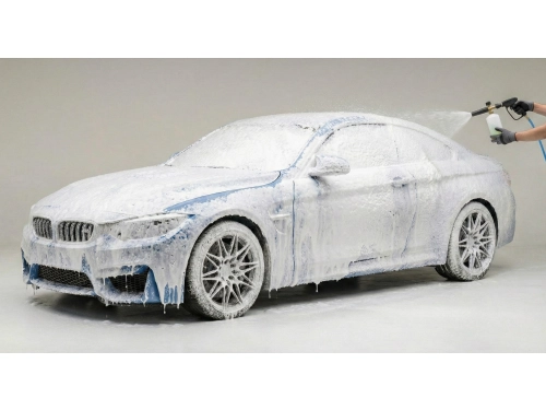 Aktywna piana – jak myć auto bezpiecznie i bez zacieków? Kompletny poradnik